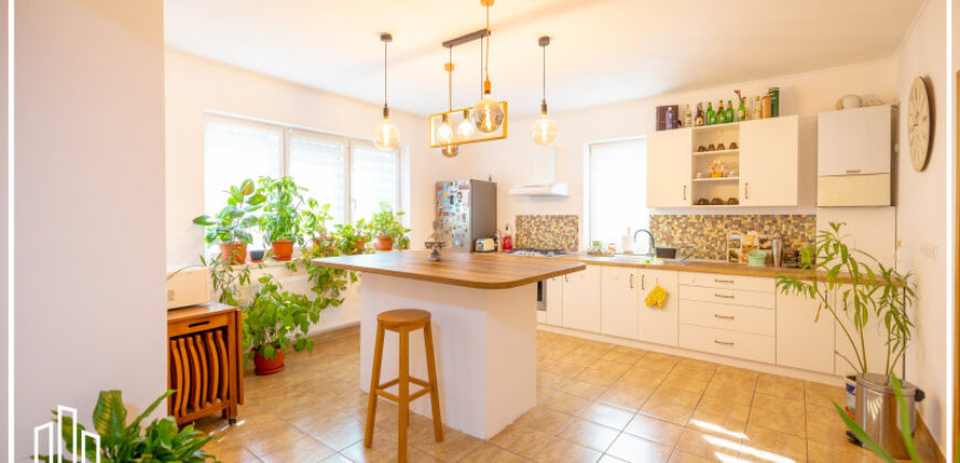 Casă 110m² + spațiu com 90m², teren 420m², Sângeorgiu de Mureș!