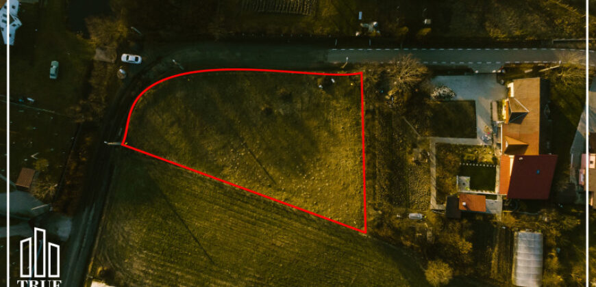 Teren intravilan de vanzare, 1800m2, Corunca!