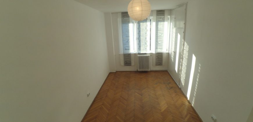 De închiriat 1 cameră în apartament ultra-central, Târgu Mures!