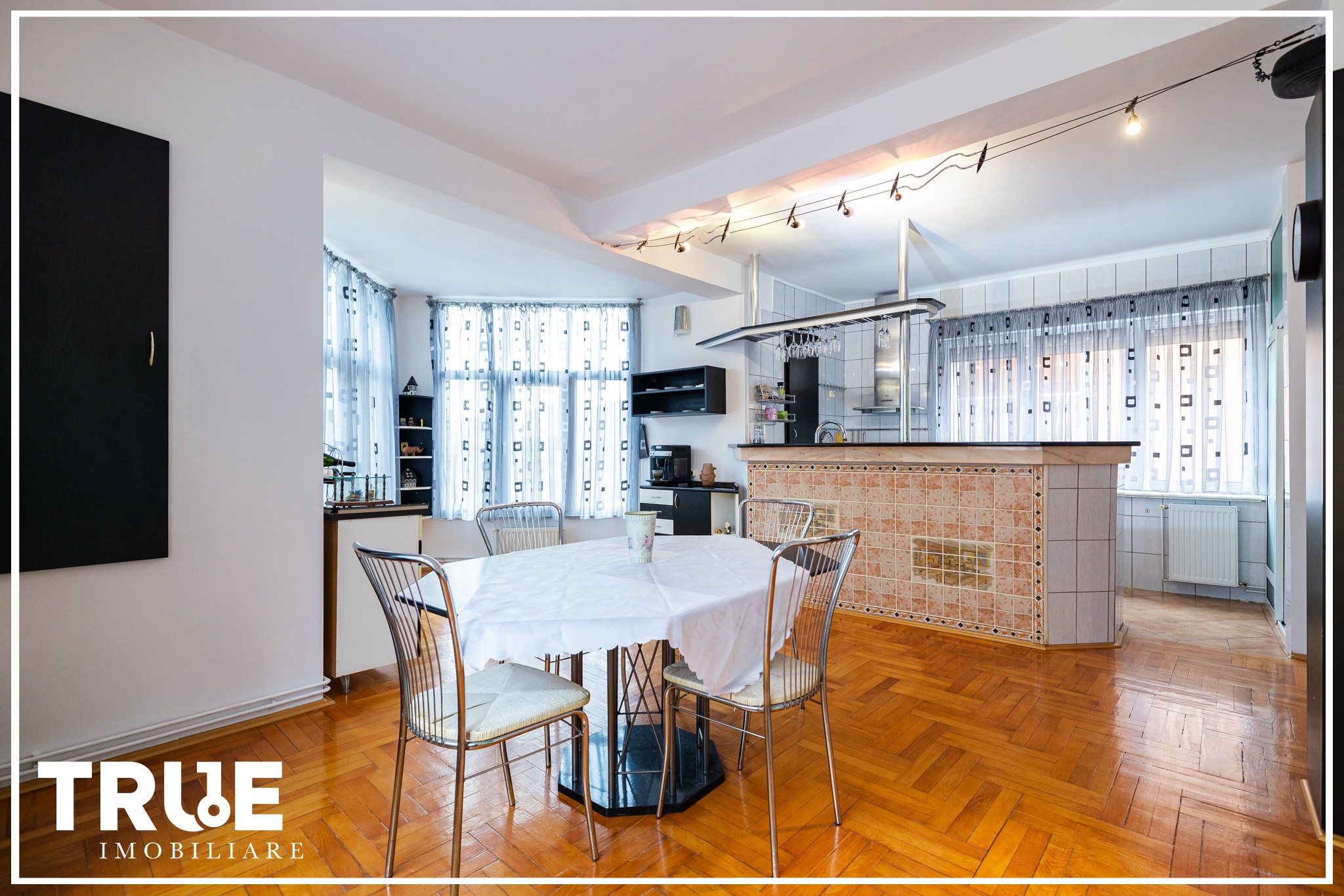 Casă individuală 255m² utili, teren 750m² – Bărdești, Mureș