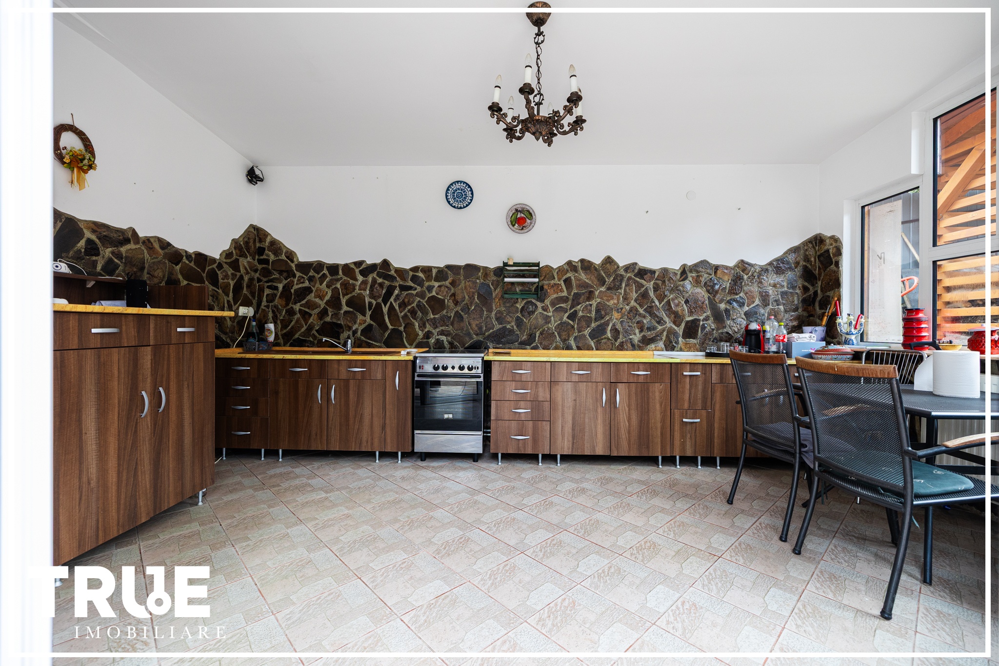 Casă individuală 255m² utili, teren 750m² – Bărdești, Mureș