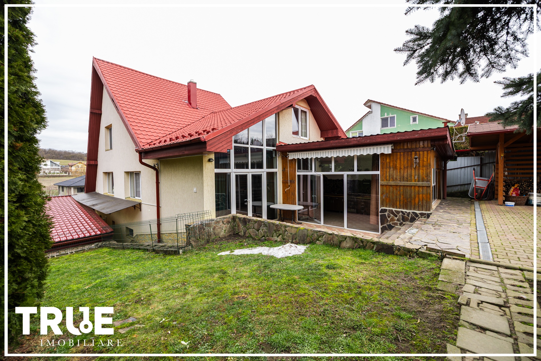 Casă individuală 255m² utili, teren 750m² – Bărdești, Mureș